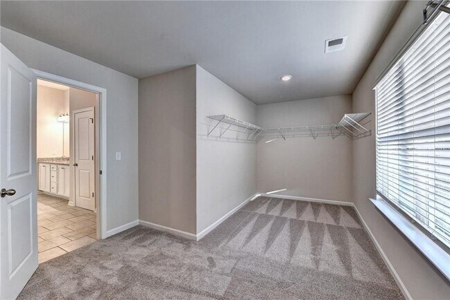 Building Photo - 354 Paxton LN