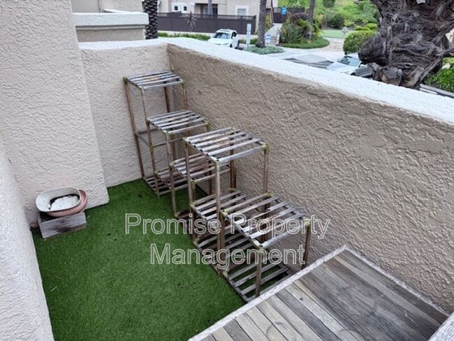Building Photo - 106 Sea Cliff Way