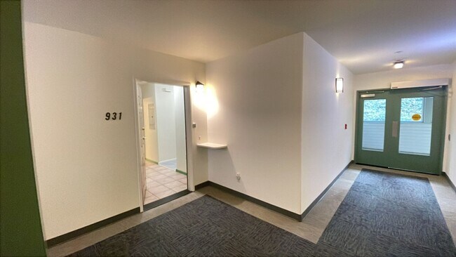 Building Photo - Lovely One Bedroom Condo Mountain Meadows!