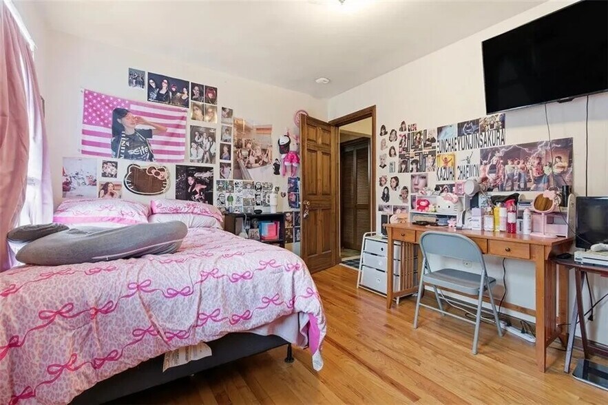 Building Photo - 100 S 12th St