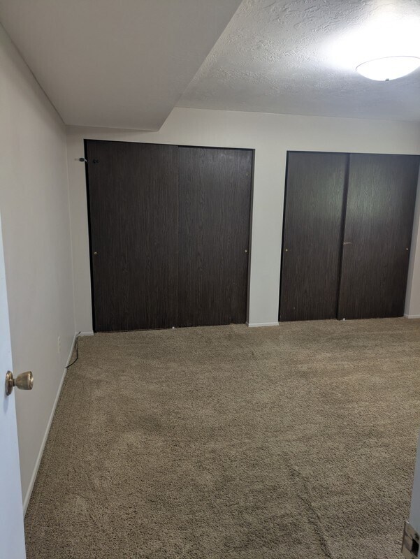 Building Photo - 4960 S 425 W