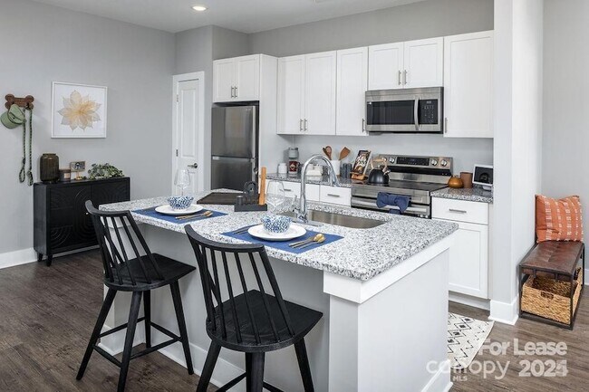 Building Photo - 225 Rhyne Rd