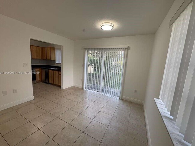 Building Photo - 2092 NE 167th St