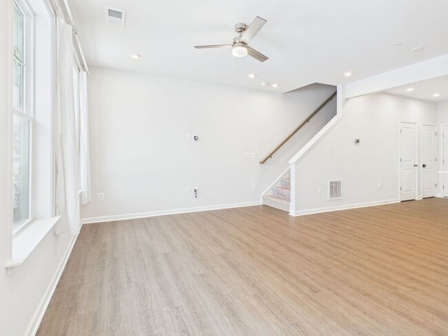 Building Photo - 640 Brookwood Glen Terrace