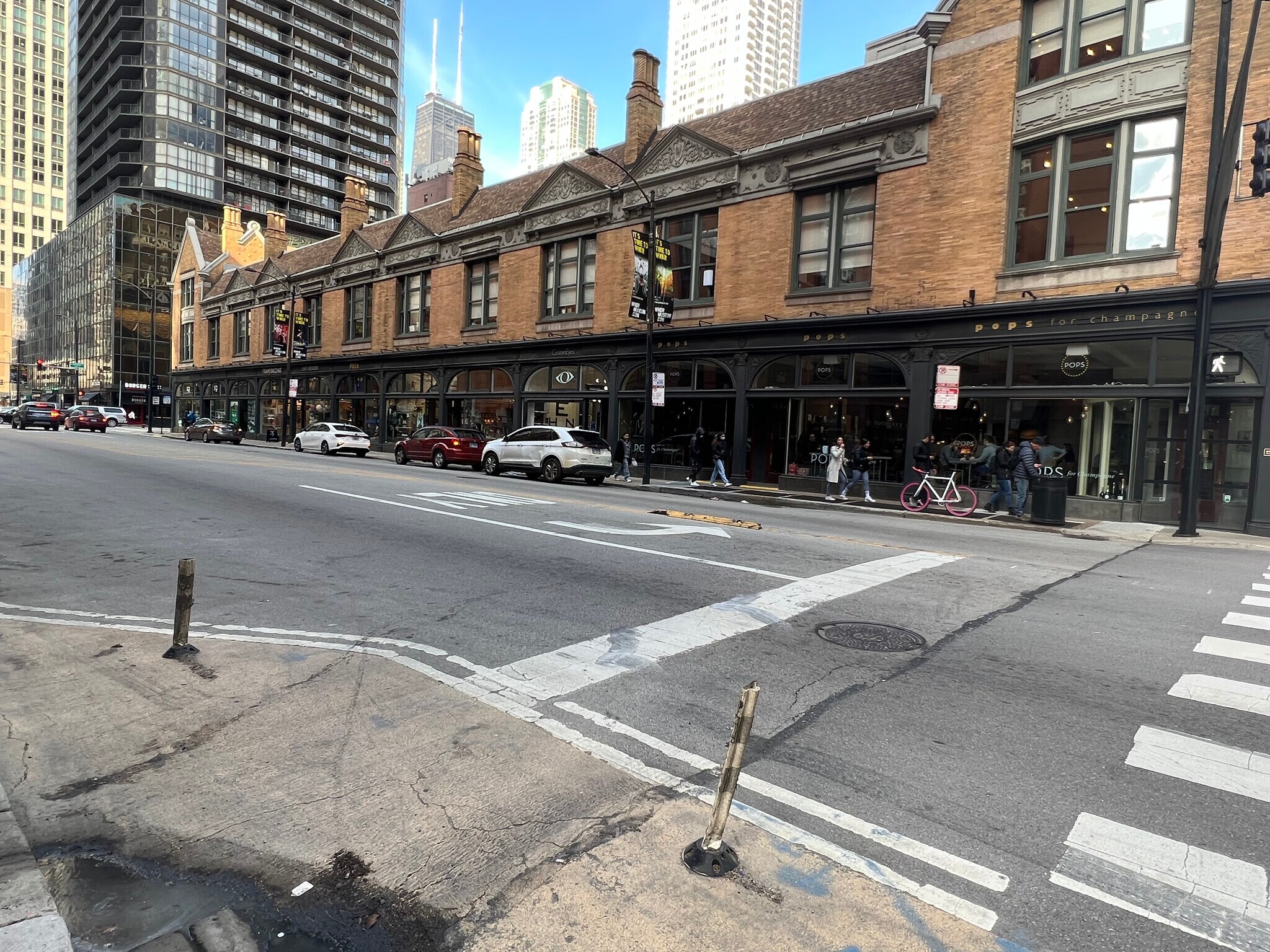 Building Photo - 600 N Dearborn St