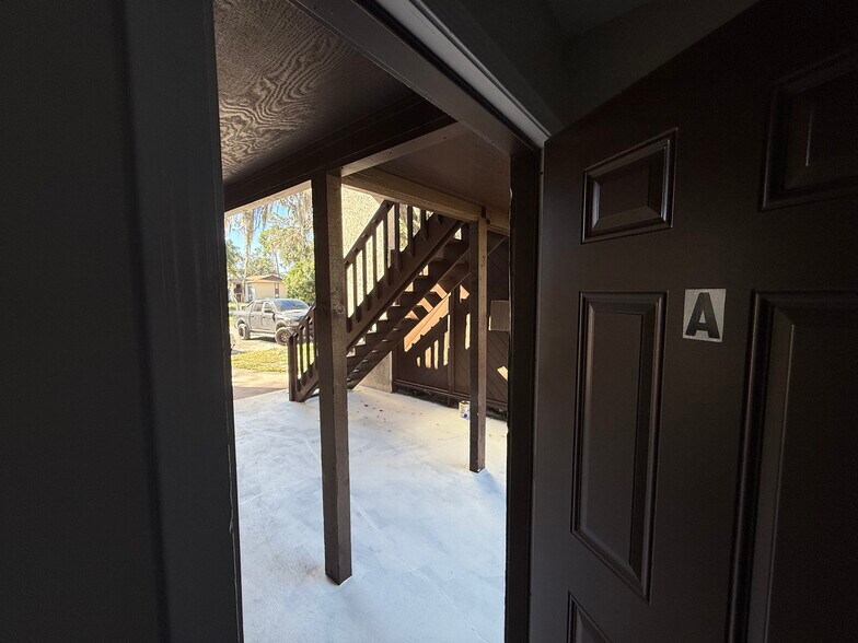Entrance door - 467 Crabapple Ct