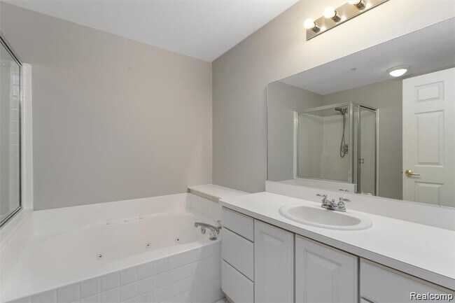 Building Photo - 28126 Carlton Way Dr