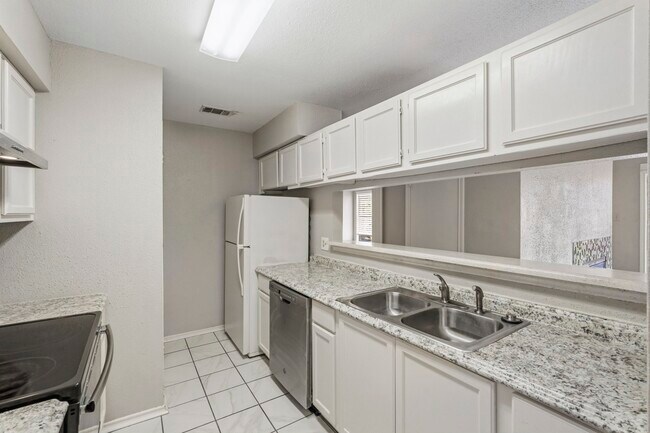 Building Photo - 14550 Fonmeadow Dr