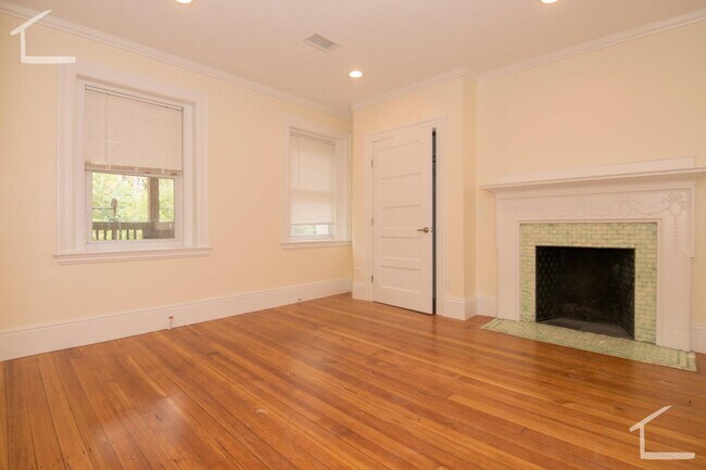 Building Photo - 1620 Beacon St