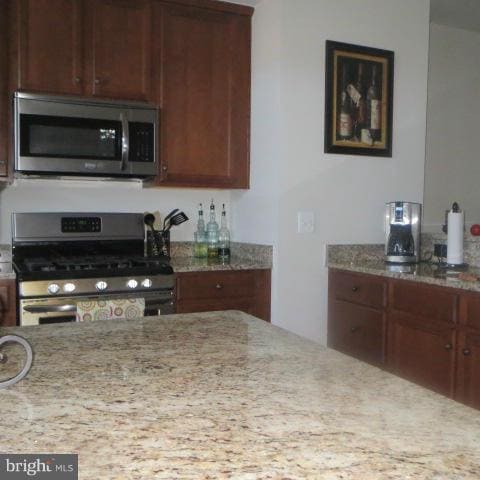 Building Photo - 43830 Royal Fern Ln
