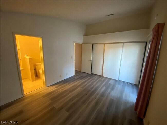 Building Photo - 5712 Swimmer Dr