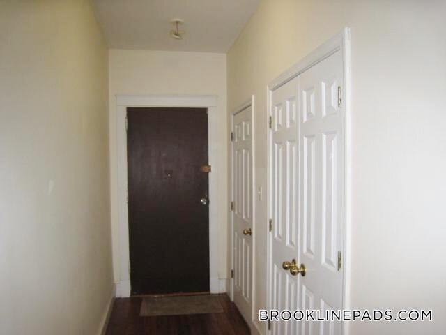 Building Photo - 322 St Paul St