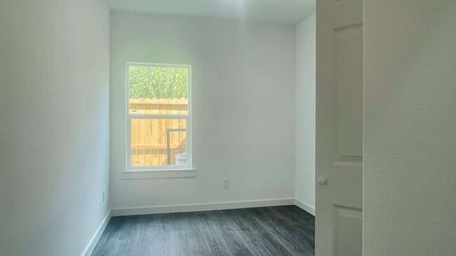 Building Photo - ? Brand-New Unit – 3 Bedrooms, 2.5 Bathrooms ?