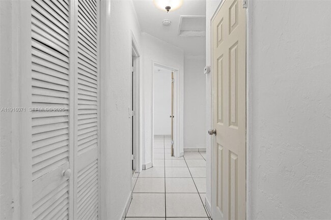 Building Photo - 911 E 32nd St