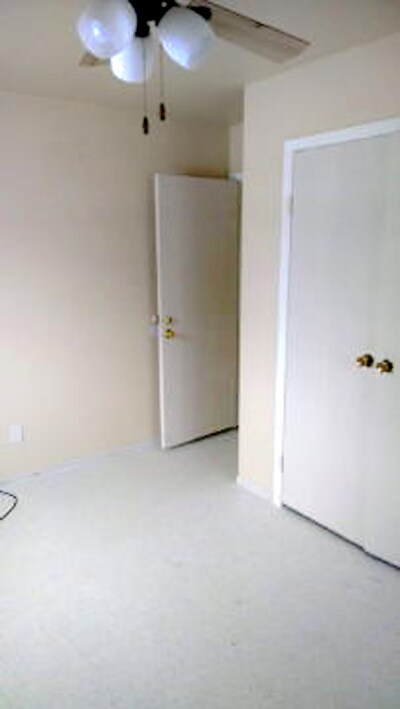 Building Photo - 5 Aztec Pl