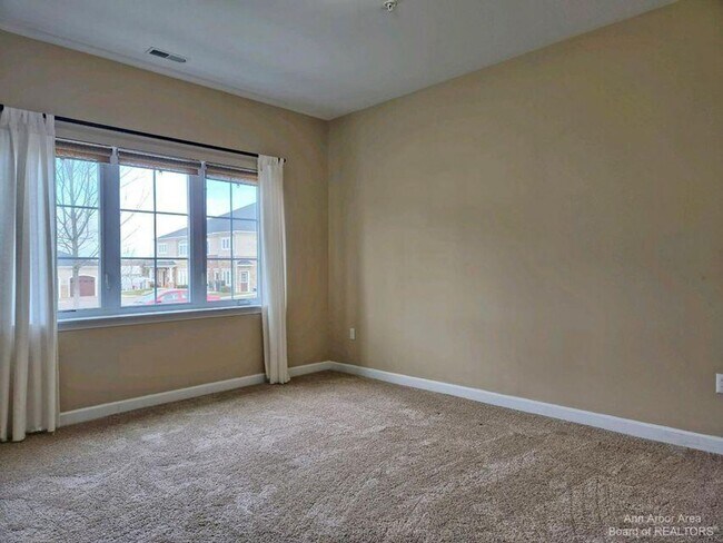 Building Photo - 5643 Arbor Chase Dr