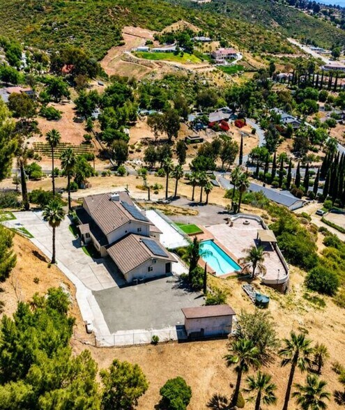 Building Photo - 1710 Lotus Ln