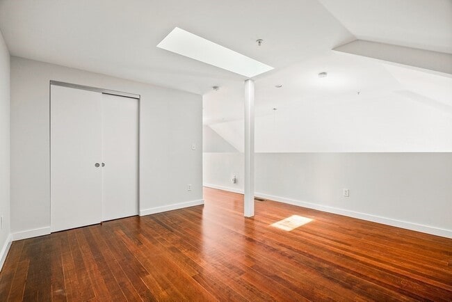 Building Photo - 51 Bow St