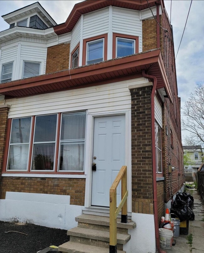 Building Photo - 1281 S Broad St