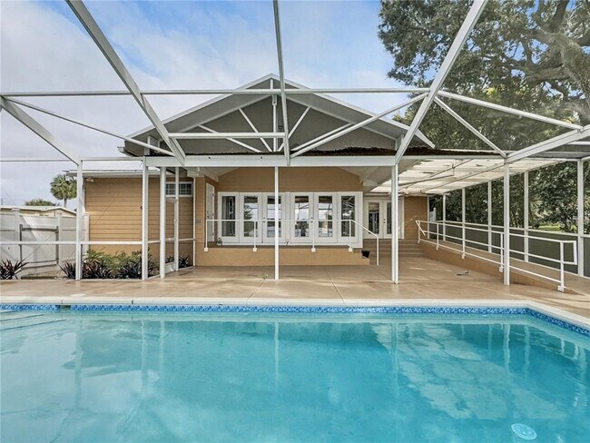 Building Photo - 125 Lake Roy Dr