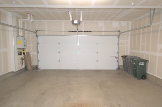 Building Photo - Dublin 3 stories 3 Beds, 3.5 Baths Townhouse in Boulevard community for rent