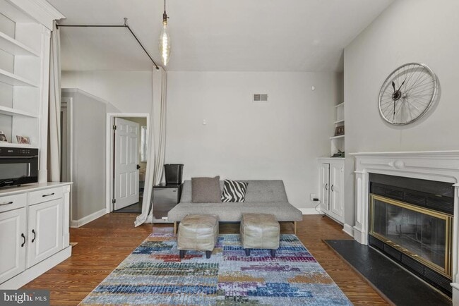 Building Photo - 709 S Bond St