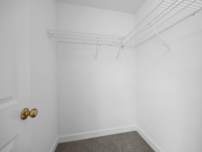 Building Photo - Freshly Renovated 2 BR, 2.5 BA Townhome Mi...