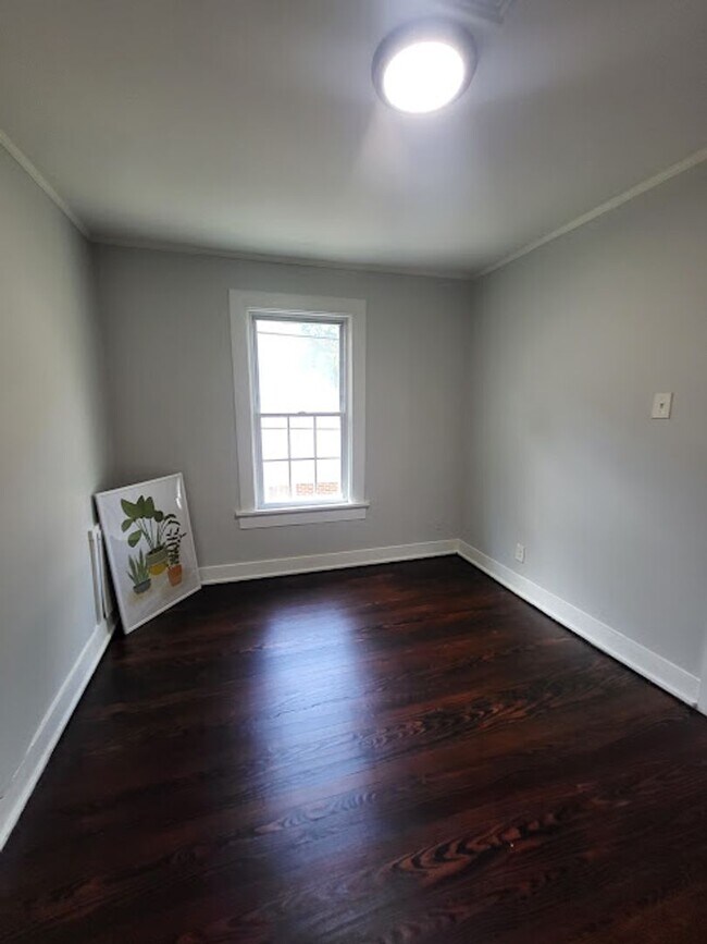 Building Photo - 980 Harte Dr SW