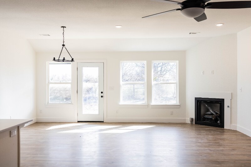 Building Photo - 1412 E Emelyn Ln