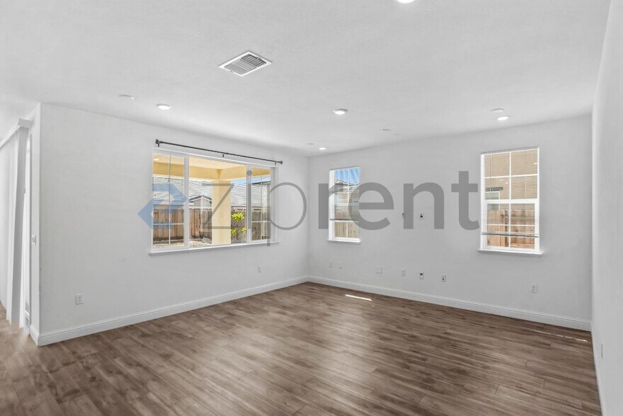 Building Photo - 3286 Deer Oak Street