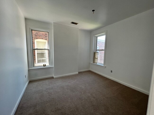 Building Photo - 204 Wellford St