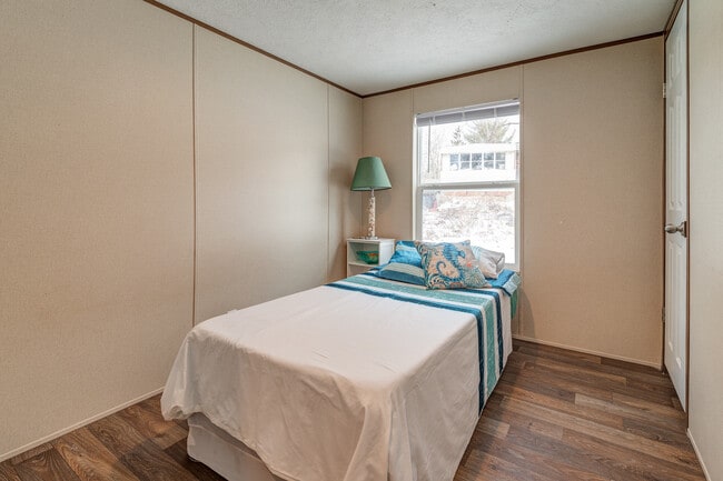 Building Photo - 13 Garden Rd