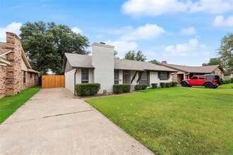 Building Photo - 1124 Janell Dr