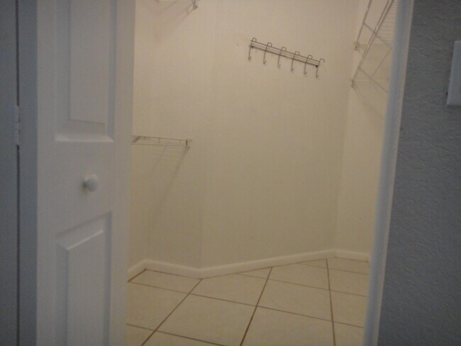 Building Photo - 15060 Corby Ct