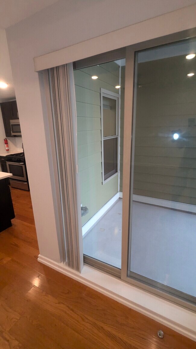 Building Photo - 411 N 41st St