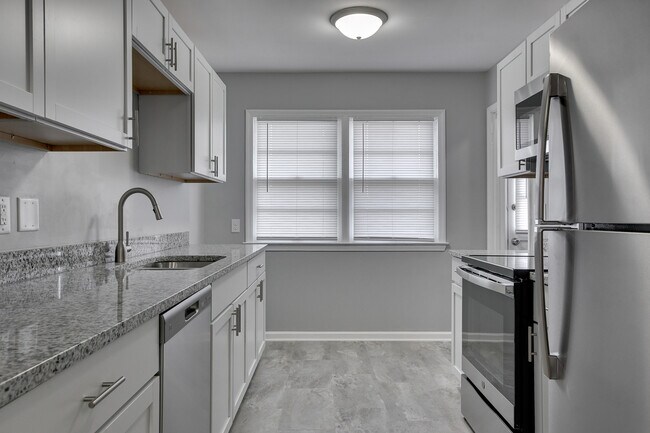 Building Photo - 2110 S 50th St