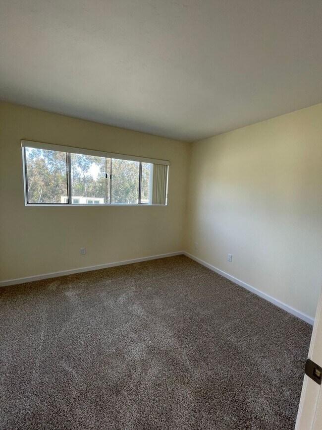 Building Photo - Terrific 3Br/2.5Ba Townhome in Scripp Ranch