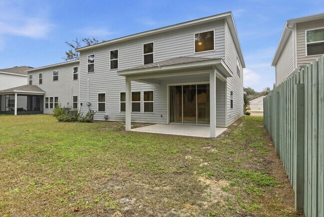 Building Photo - Finley Woods 4 bedroom 3 bath.