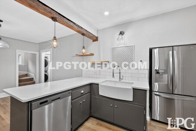 Building Photo - 2428 Bucklew Dr