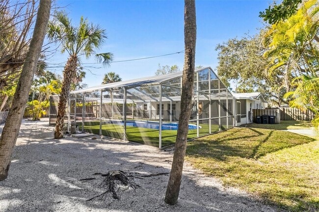 Building Photo - 5223 Shadow Lawn Dr