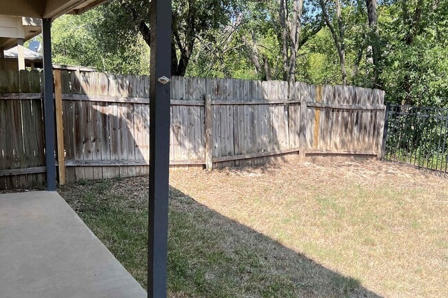 Building Photo - 2221 Jasmine Path