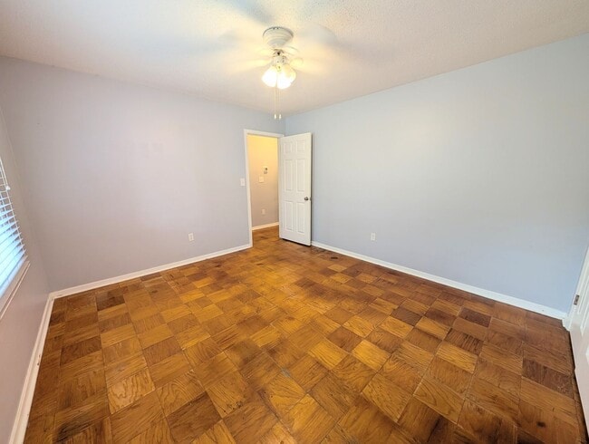 Building Photo - Serene 2BR Living in Seagate Near Market Common - Long Term Rental