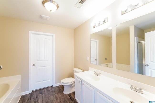 Building Photo - 5060 Bella Ct