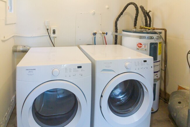 Building Photo - 3Bd/1Ba Seattle House