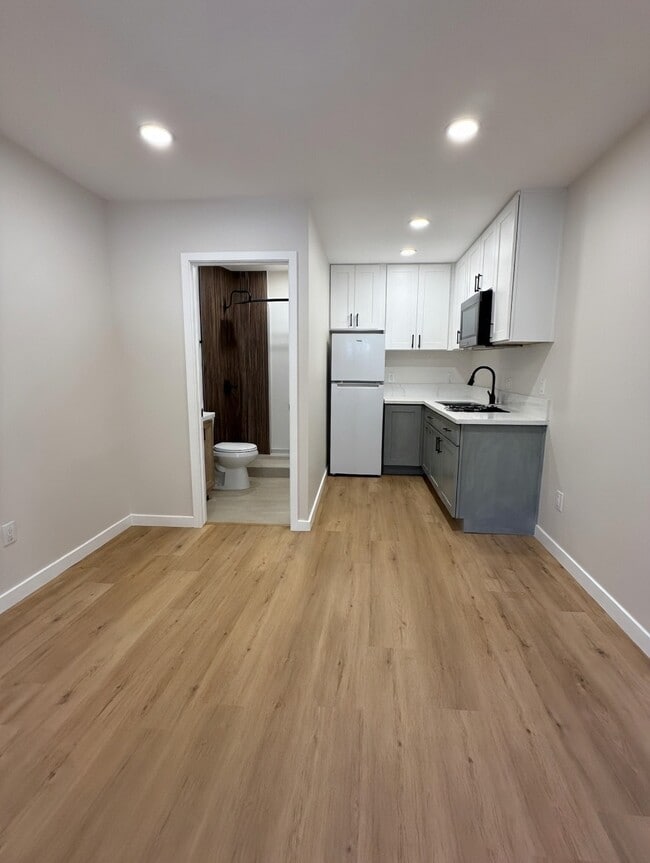 Building Photo - 272 Coralwood Ct