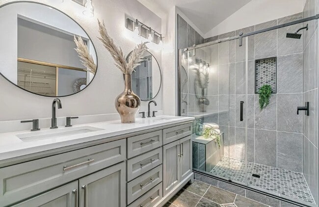 Building Photo - Newly Renovated 3 Bed / 3 Bath Home in Ardenwood – Top-Rated Schools!