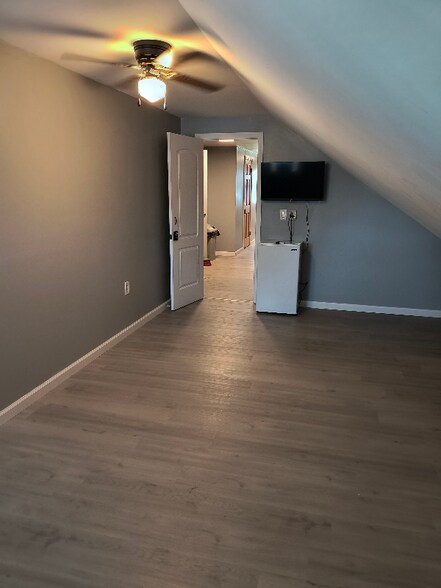 Building Photo - 161 Lynch St