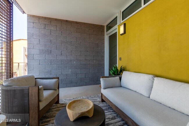 Building Photo - 4737 N Scottsdale Rd