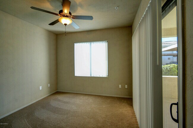 Building Photo - 2550 E River Rd