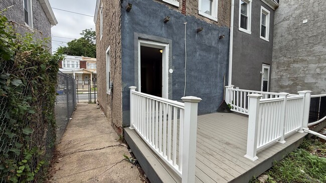 Building Photo - 1547 N 60th St